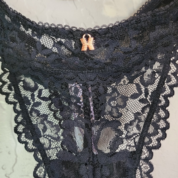 Savage X Fenty Black Lace Thong Size Small - Picture 2 of 6